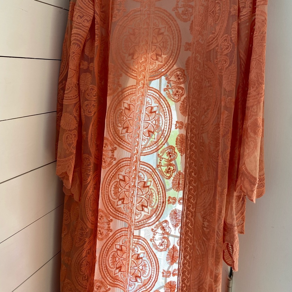 Boho Pink Scalloped Crochet Lace Duster Wrap - Picture 7 of 7